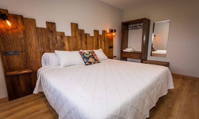 Valdes Apartment | Inviting Oceanfront Apartment with Pet-Friendly Amenities