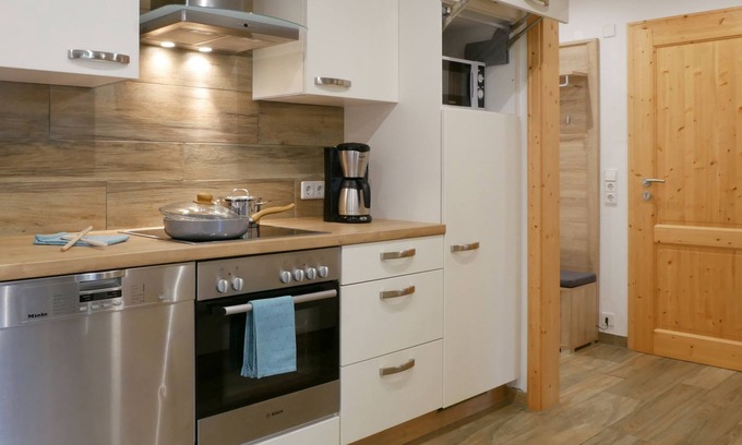 Wolfach - Saint Roman Apartment | Cozy Apartment Eulennest: 2 Bedrooms with Pool & Spa