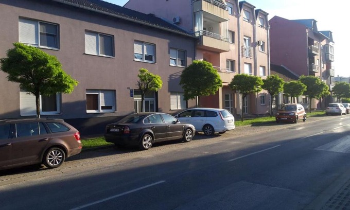 Osijek Apartment | Budget-Friendly Apartment Eurho: Pet & Child Friendly Stay