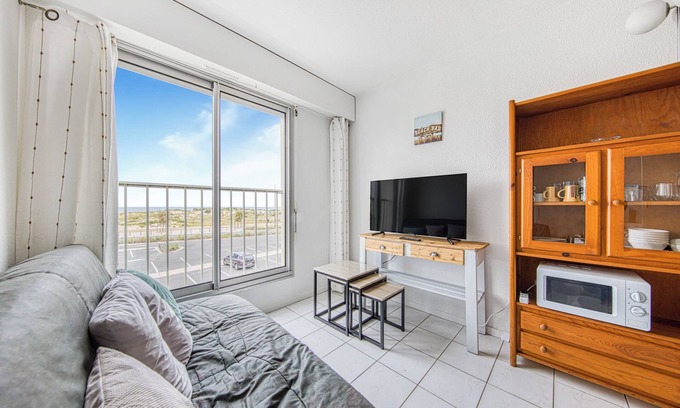 Soulac-sur-Mer Apartment | Apartment 'Évasion Océane - Soulac' with Sea View and Balcony