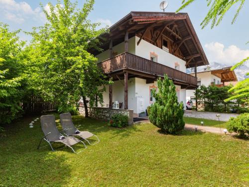Weidach Apartment | Pet-Friendly Apartment Föhrenheim: Family & Fireplace Retreat