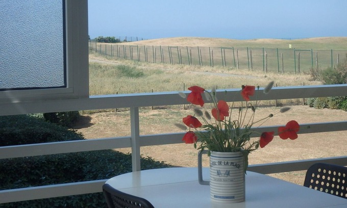 Saint-Jean-de-Monts Apartment | Oceanfront Apartment with Breakfast & High Guest Rating 9.8