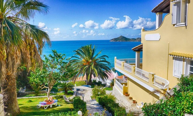 Agios Georgios Pagon Apartment | Apartment for 4 people overlooking the bay of Agios Georgios Pagi - 50 m from the sandy beach e