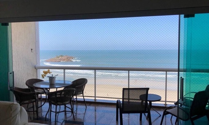 Centro Apartment | Oceanfront Apartment with Spa and 9.8/10 Guest Rating