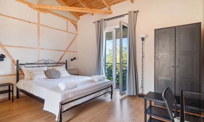Fternon Apartment | Apartment 'Fairytale' with Sea View, Wi-Fi and Air Conditioning