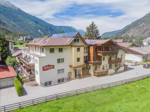 Laengenfeld Apartment | Stylish Apartment Falkner-13: Pet-Friendly Retreat