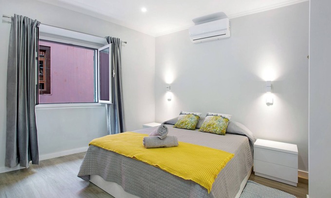 Se Apartment | Oceanfront Apartment 'Família Dória Nóbrega T1' with Wi-Fi