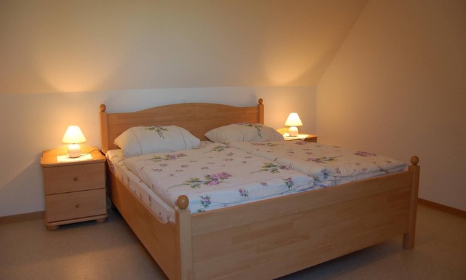 Putbus Apartment | Family-Friendly Ensuite Apartment with Breakfast & Kitchen