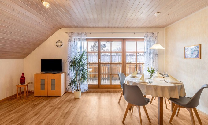 Hohenstein Apartment | Cozy Apartment 'Ferienhaus Toni Käppelesblick' with Wi-Fi