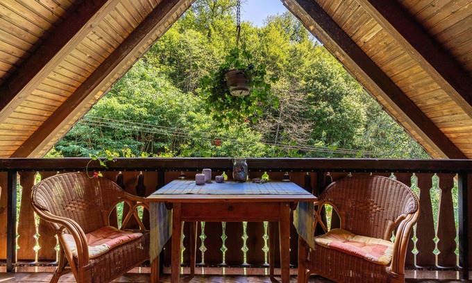 Gengenbach Apartment | Cozy Apartment with Shared Garden, Balcony & Free Wi-Fi