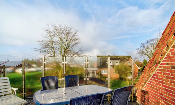Wangerland Apartment | Oceanfront Apartment 'Ferienwohnung Düne' with Balcony & Wi-Fi