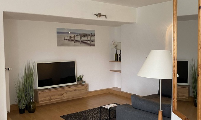 Meersburg Apartment | Apartment Ferienwohnung 2 with Private Garden and Wi-Fi