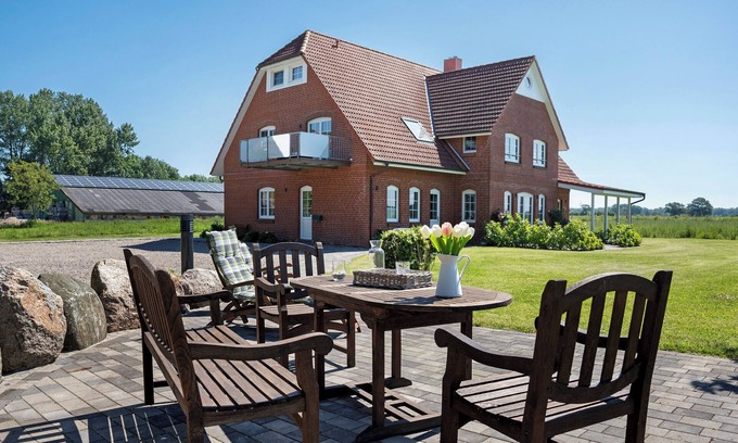 Winnemark Apartment | Oceanfront Apartment 'Ferienwohnung Ostwind' with Wi-Fi