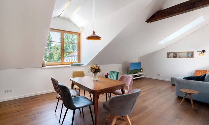 Egling Apartment | Cozy Apartment 'Ferienwohnung Marie' with Garden & Wi-Fi