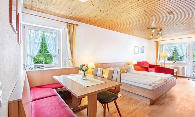 Todtnau Apartment | Apartment 'Ferienwohnung Todtnauberg' with Terrace and Wi-Fi