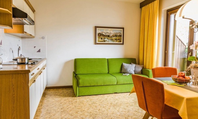 Lana Apartment | Cozy Apartment 'Ferienwohnung Lanz 2' with Garden & Wi-Fi