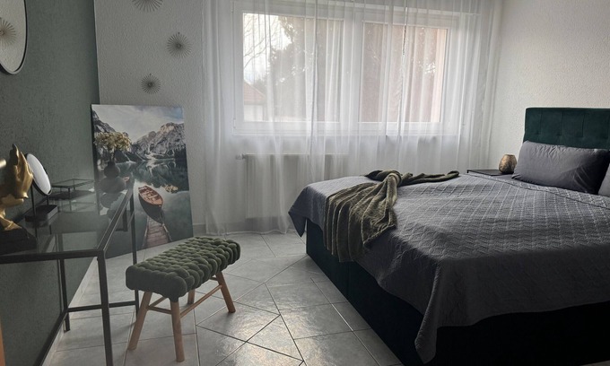 Waggershausen Apartment | Private Garden & Balcony Retreat at Fewo Lago Di Costanza