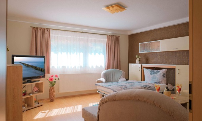 Kuehlungsborn Apartment | Ocean View Apartment Fewo Ostseeliebe: Family-Friendly Retreat