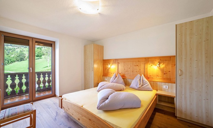 Laudes Apartment | Cozy Fichtenhof Enzian: Mountain Views & Shared Garden