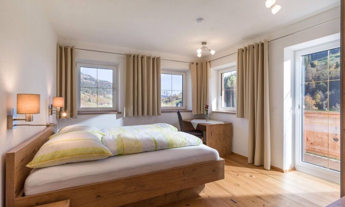 Kirchberg in Tirol Apartment | Family-Friendly Mauerhof: 2 Bedrooms with Kitchen & Shower