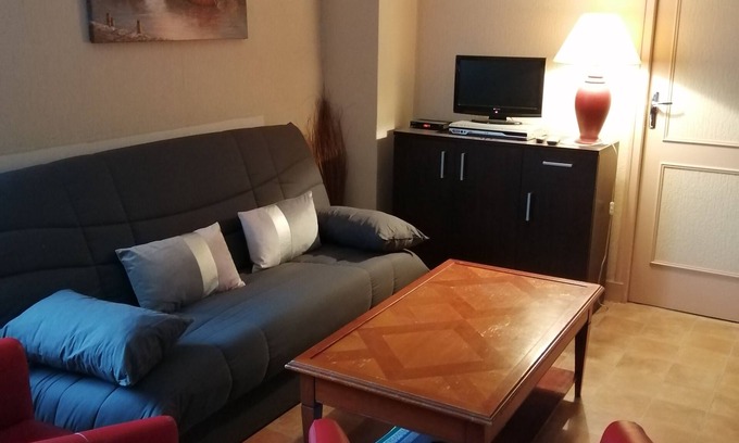 Trouville-sur-Mer Apartment | Oceanfront Apartment in Trouville sur Mer - Guest Rated 9.2