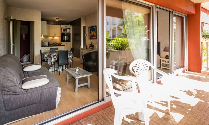Arcachon Apartment | Highly Rated Oceanfront Apartment in Arcachon with Spa