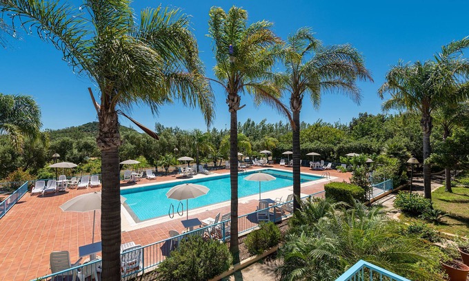 Cardedu Apartment | Relaxing Oceanfront Apartment in Cardedu with Pool Access