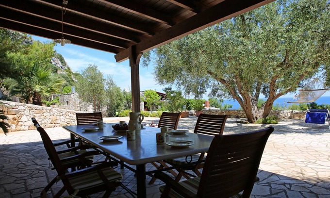 Corsano Apartment | Cozy Corsano Apartment with Oceanfront Views & Spa