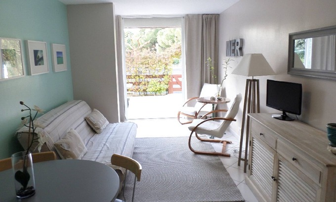 La Petite Motte Apartment | Oceanfront Apartment in La Grande Motte with Spa & Pool