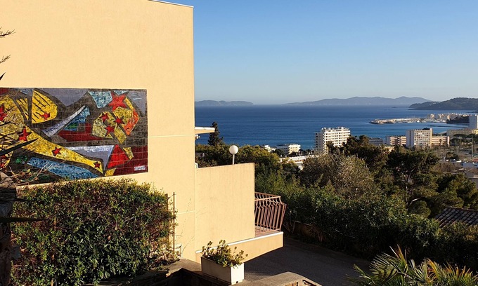 Le Lavandou Apartment | Cozy Oceanfront Apartment - LE LAVANDOU with Pool & Spa