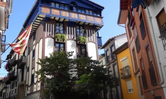 Mutriku Apartment | Oceanfront Apartment in Mutriku with Spa & Stunning Views