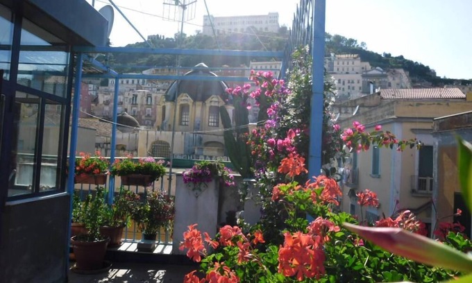 Historical Center Apartment | Pet-Friendly Oceanfront Apartment in Napoli - Rated 9.8