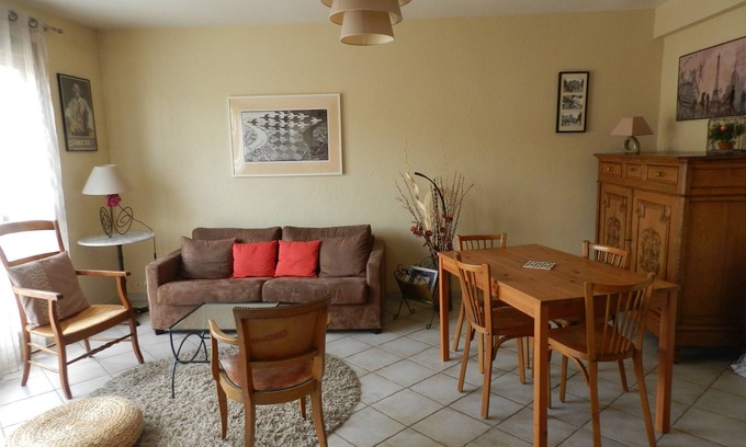 Belleville Apartment | Elegant Paris Apartment with Spa & Breakfast Included
