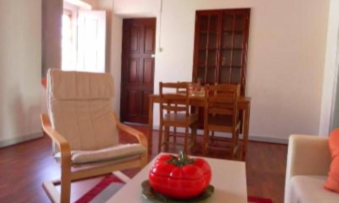 Peniche de Cima Apartment | Cozy Apartment in Peniche's Vibrant Town Center - 9.8 Rating