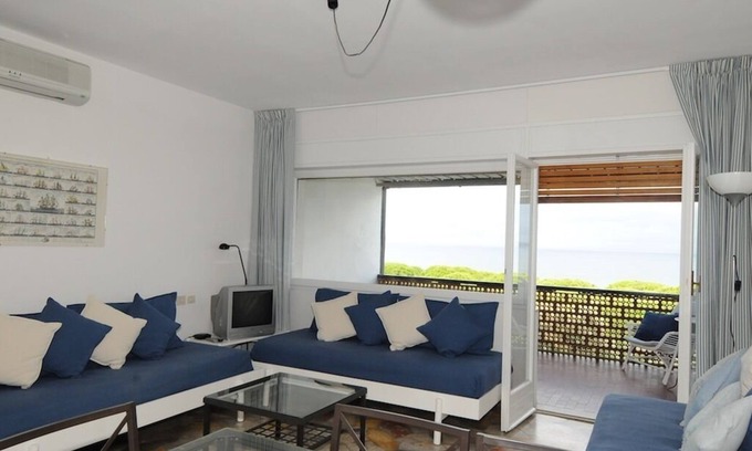 Punta Ala Apartment | Oceanfront Apartment in Punta Ala with Kitchen & Breakfast