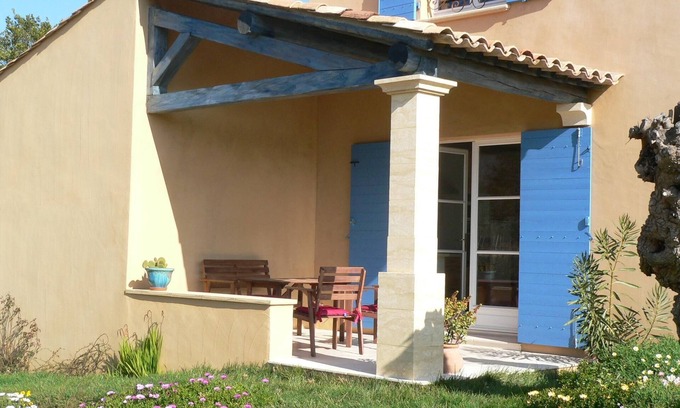 Ramatuelle Apartment | Oceanfront Apartment in Ramatuelle with Pool & Breakfast