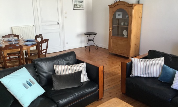 Wimereux Apartment | Cozy Apartment with Ocean View in Wimereux, Rated 8.4/10