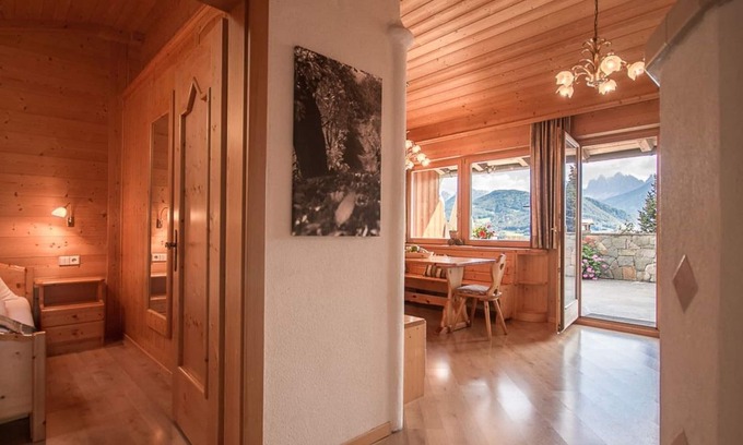 Feldthurns Apartment | Cozy Apartment for 2-4 with Terrace, Sauna & Ocean View