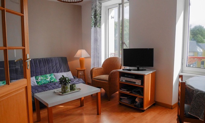 Le Palais Apartment | Relaxing Stay at Apartment Le Palais with Spa & Kitchen