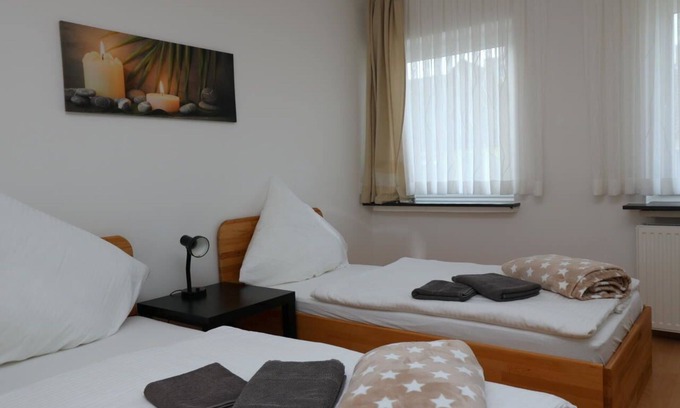 Frohnhausen Apartment | Cozy Apartment for 4 Guests in Essen with Modern Amenities