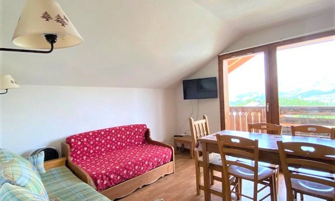 La Joue du Loup Apartment | Cozy Apartment La Joue du Loup: Pool, Spa & Pet Friendly
