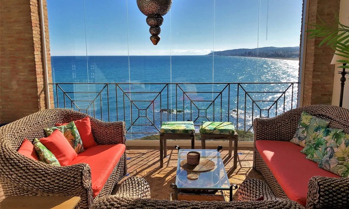 Bahia de Casares Apartment | Spacious Apartment for 8 Guests in Casares with Pool