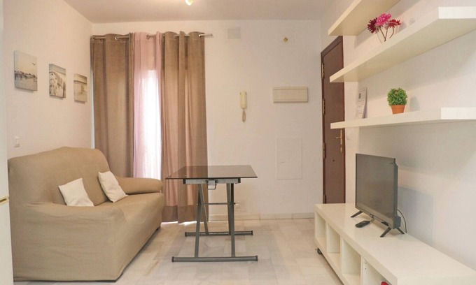 Old Town Apartment | Cozy Apartment for Four in Central Cádiz with Ocean Views