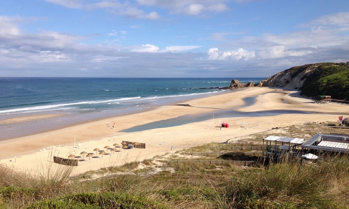 Pedra do Ouro Apartment | Beachfront Apartment in Paredes da Vitória - 10/10 Rating