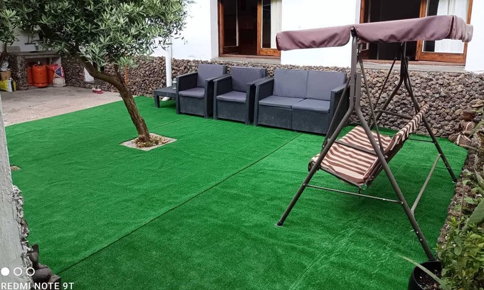 Olot Apartment | Apartment for rent with patio, near the places of the Moixina