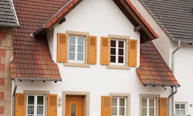 Glanbrucken Apartment | Cozy Apartment for 6 with Breakfast and Scenic Views