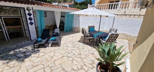 La Canuta Apartment | Modern Villa Fortuna: Oceanfront Retreat with Pool Access