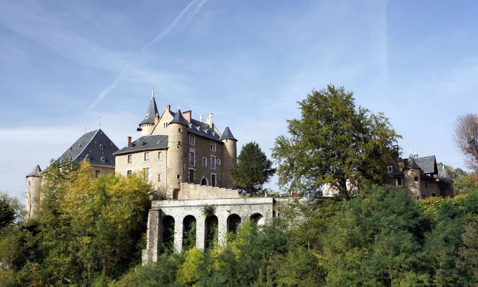 Saint-Martin-d'Uriage House | Cozy Apartment Château Uriage with Spa and Kitchen Access