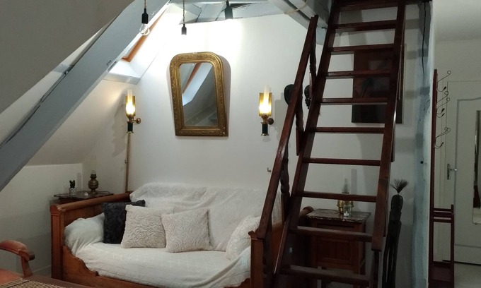 Tourville-sur-Sienne House | Bright Apartment with Sea View and Kitchen Amenities