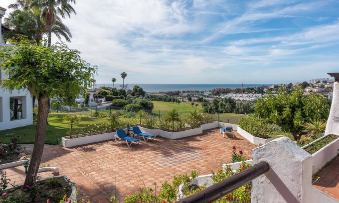 Castillo de Sabinillas Apartment | Relaxing Apartment 'Fuente De La Duquesa' with Ocean View